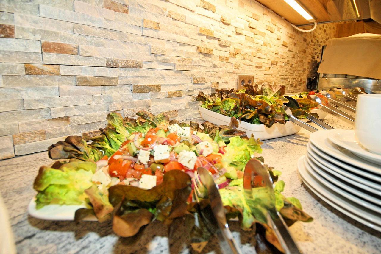 פונדס Hotel Kajetansbruecke מראה חיצוני תמונה